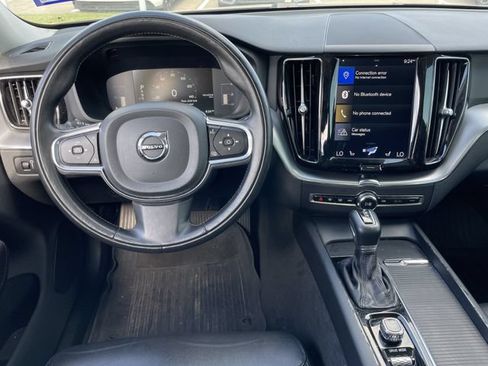 Used 2019 Volvo XC60 T5 Momentum w/ Protection Package Premier FWD image 11