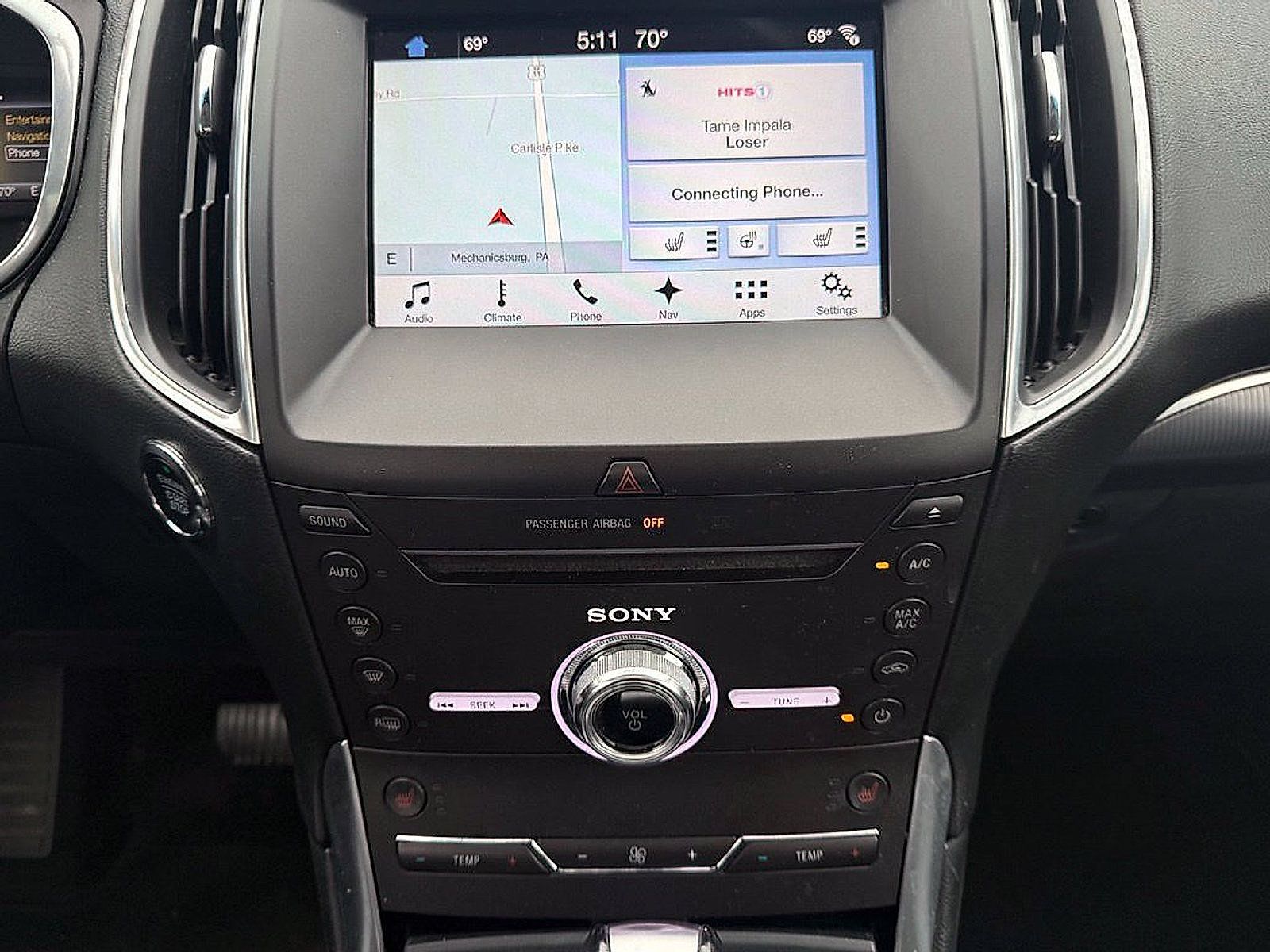 Used 2017 Ford Edge Titanium w/ Technology Package AWD/4WD image 10