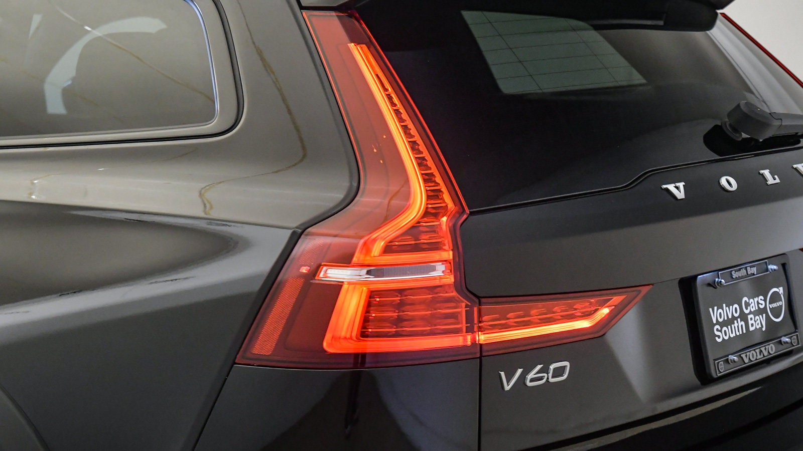 Certified 2025 Volvo V60 B5 Cross Country Ultra AWD/4WD image 12