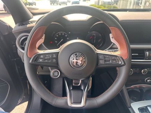 Used 2025 Alfa Romeo Stelvio Sprint image 11