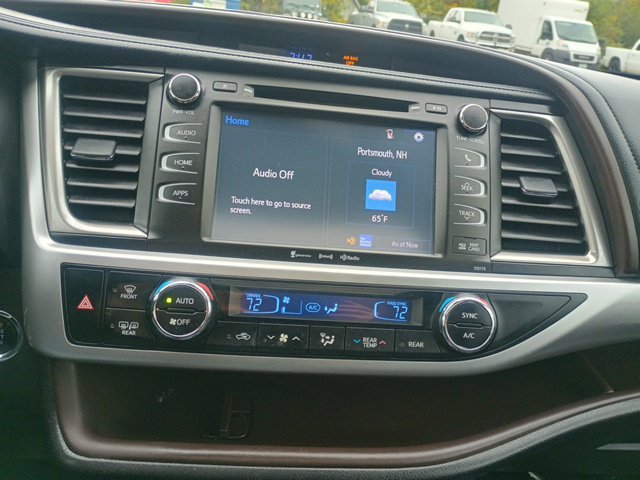 Used 2017 Toyota Highlander XLE AWD/4WD image 32