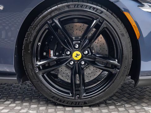 Used 2024 Ferrari Roma Spider RWD image 61