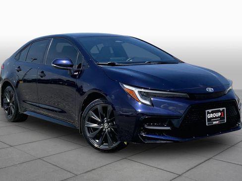 Used 2024 Toyota Corolla SE FWD image 3