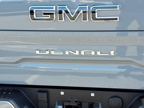 Used 2025 GMC Sierra 1500 Denali Ultimate image 5