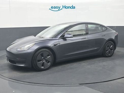 Used 2023 Tesla Model 3 Standard Range image 4