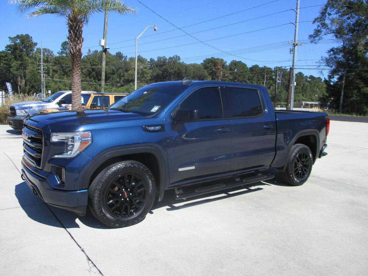 Used 2020 GMC Sierra 1500 Elevation w/ Elevation Value Package RWD image 4