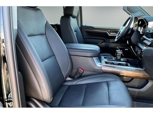 Used 2024 Chevrolet Silverado 1500 LT Trail Boss w/ LT Trail Boss Premium Package AWD/4WD image 30