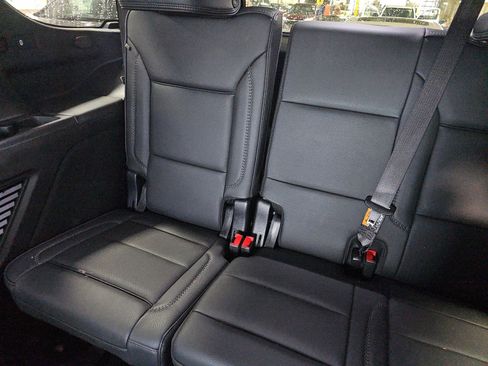 Used 2025 GMC Yukon Denali AWD/4WD image 16