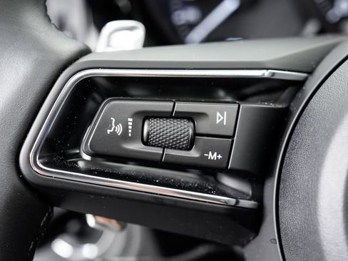 Certified 2026 Porsche Macan AWD/4WD image 12