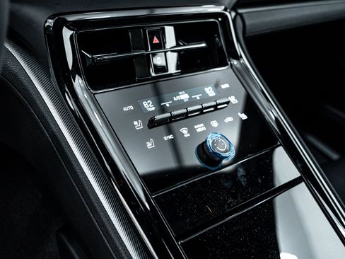 Certified 2025 Porsche Panamera 4 image 17