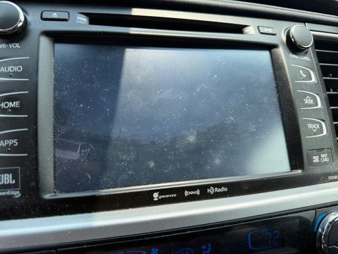 Used 2018 Toyota Highlander Limited AWD/4WD image 29