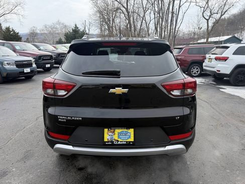 Used 2023 Chevrolet TrailBlazer LT w/ Sun and Liftgate Package image 9