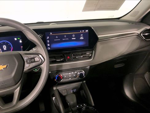 Used 2025 Chevrolet TrailBlazer LT AWD/4WD image 6