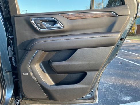 Used 2021 Chevrolet Tahoe Premier w/ Premium Package image 13