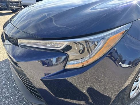 Used 2025 Toyota Corolla LE image 10