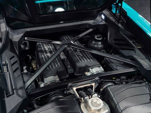 Used 2023 Lamborghini Huracan Tecnica image 6