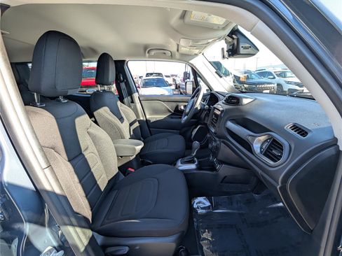 Used 2022 Jeep Renegade Latitude image 10