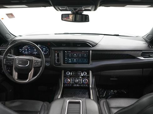 Used 2022 GMC Yukon XL Denali AWD/4WD image 14