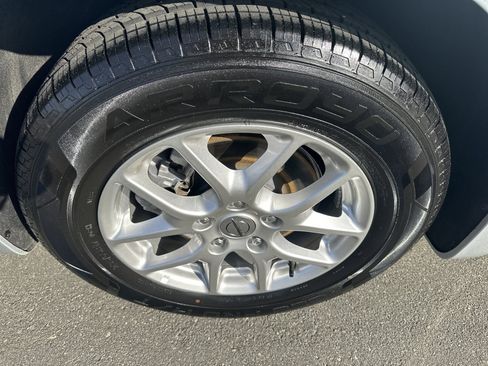 Used 2023 Chrysler Voyager LX image 33