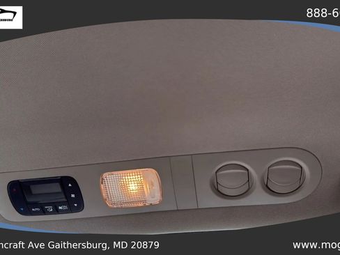 Used 2016 Honda Odyssey SE image 28