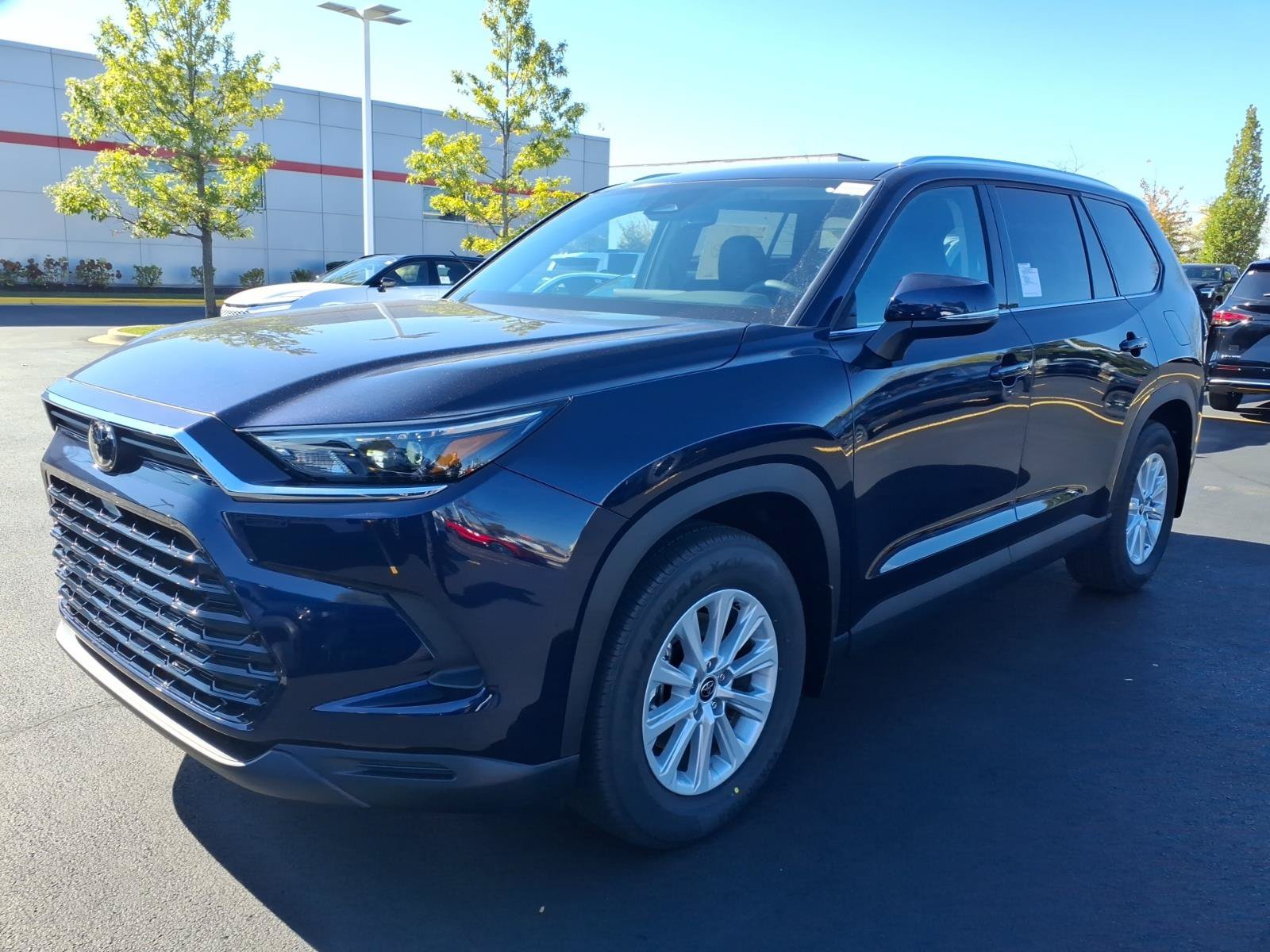 New 2026 Toyota Grand Highlander XLE FWD image 3