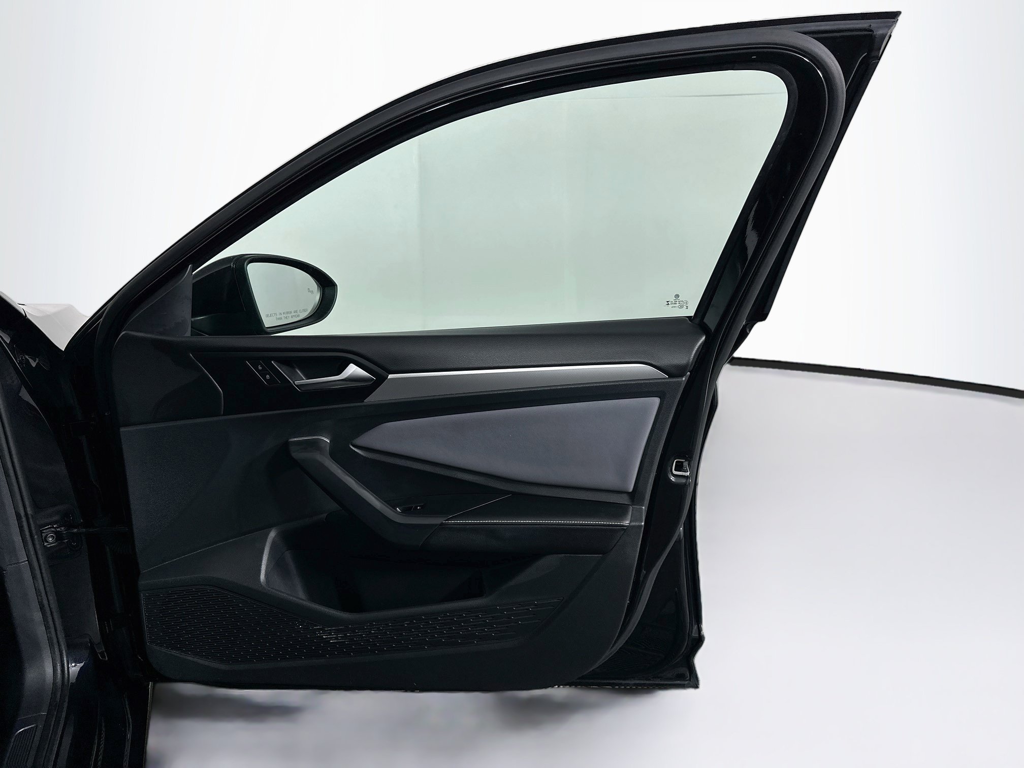 Used 2025 Volkswagen Jetta SE FWD image 30