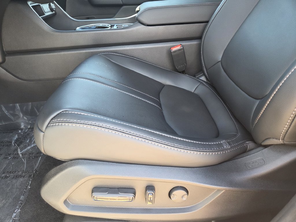 New 2026 Honda Pilot Touring image 15