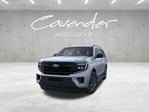 New 2026 Ford Expedition Active image 2