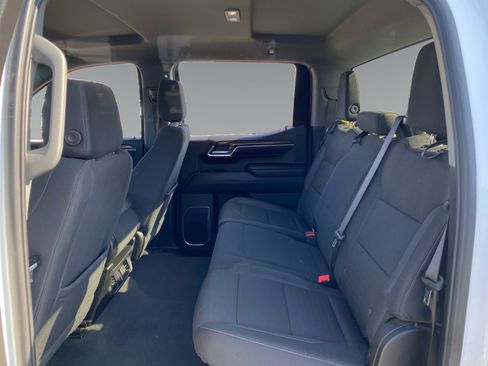 Used 2025 Chevrolet Silverado 1500 LT AWD/4WD image 13