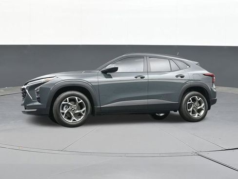 Used 2025 Chevrolet Trax LT FWD image 55