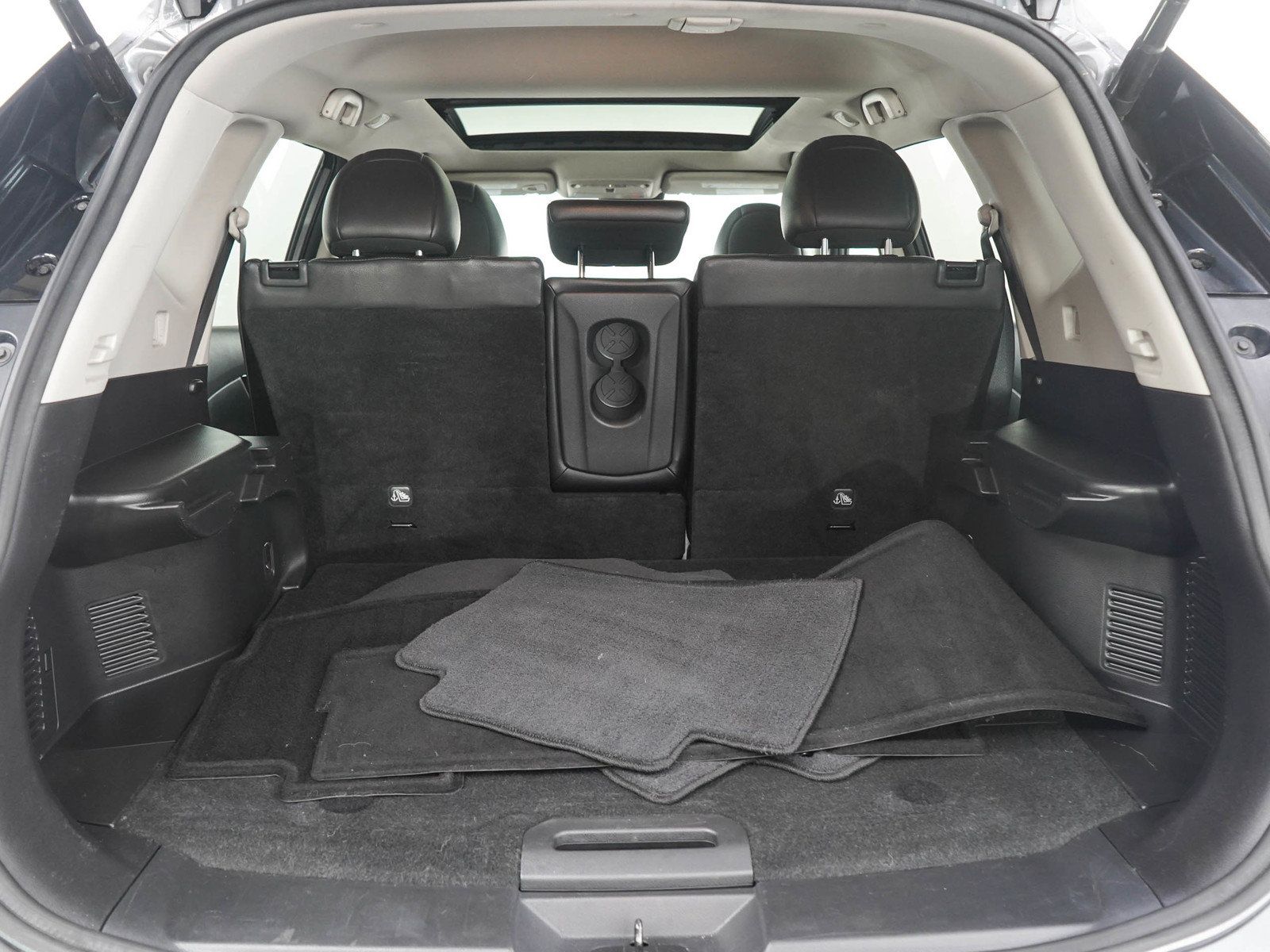 Used 2017 Nissan Rogue SL w/ SL Premium Package FWD image 9