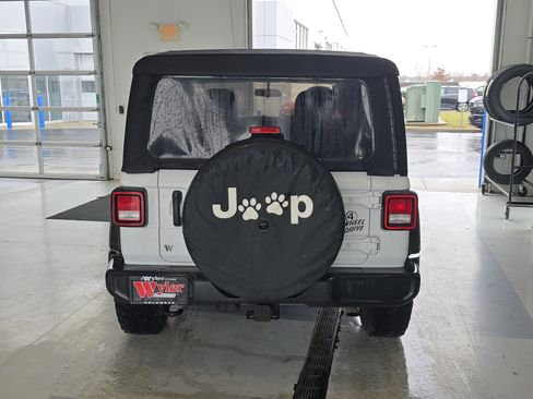 Used 2022 Jeep Wrangler Willys image 13