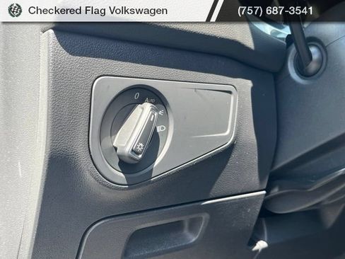 Used 2021 Volkswagen Tiguan SE w/ Panoramic Sunroof Package AWD/4WD image 17