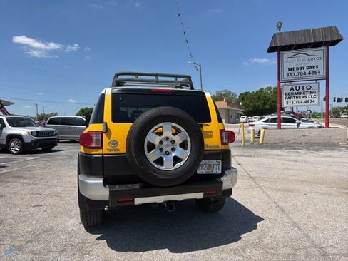 Used 2007 Toyota FJ Cruiser 2WD image 3