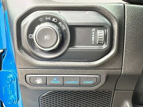 Used 2024 Jeep Wrangler Unlimited w/ Convenience Group image 19