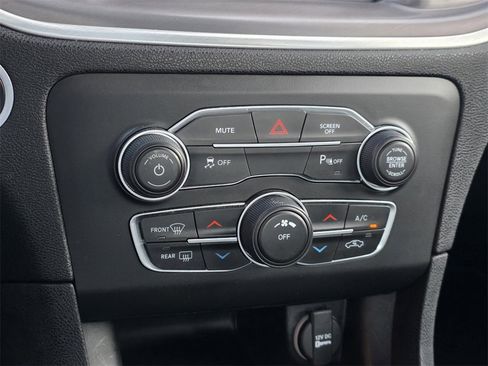 Used 2020 Dodge Charger SXT image 17