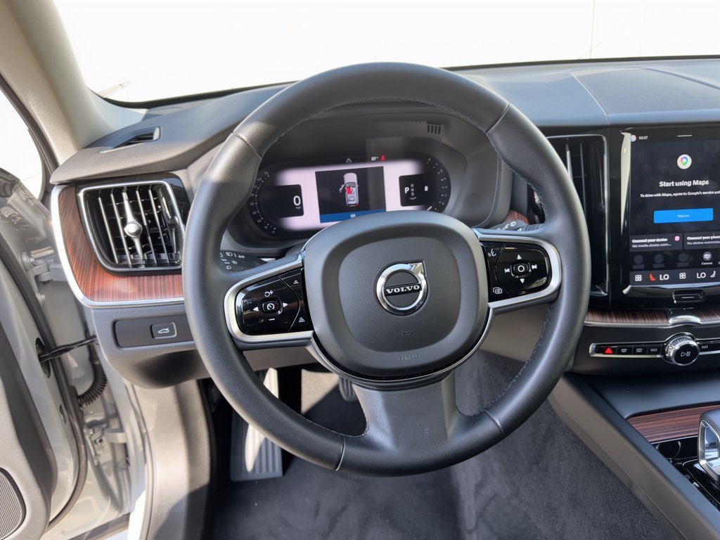 Certified 2024 Volvo XC60 B5 Plus AWD/4WD image 10