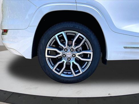Used 2022 GMC Terrain Denali w/ Denali Premium Package AWD/4WD image 33