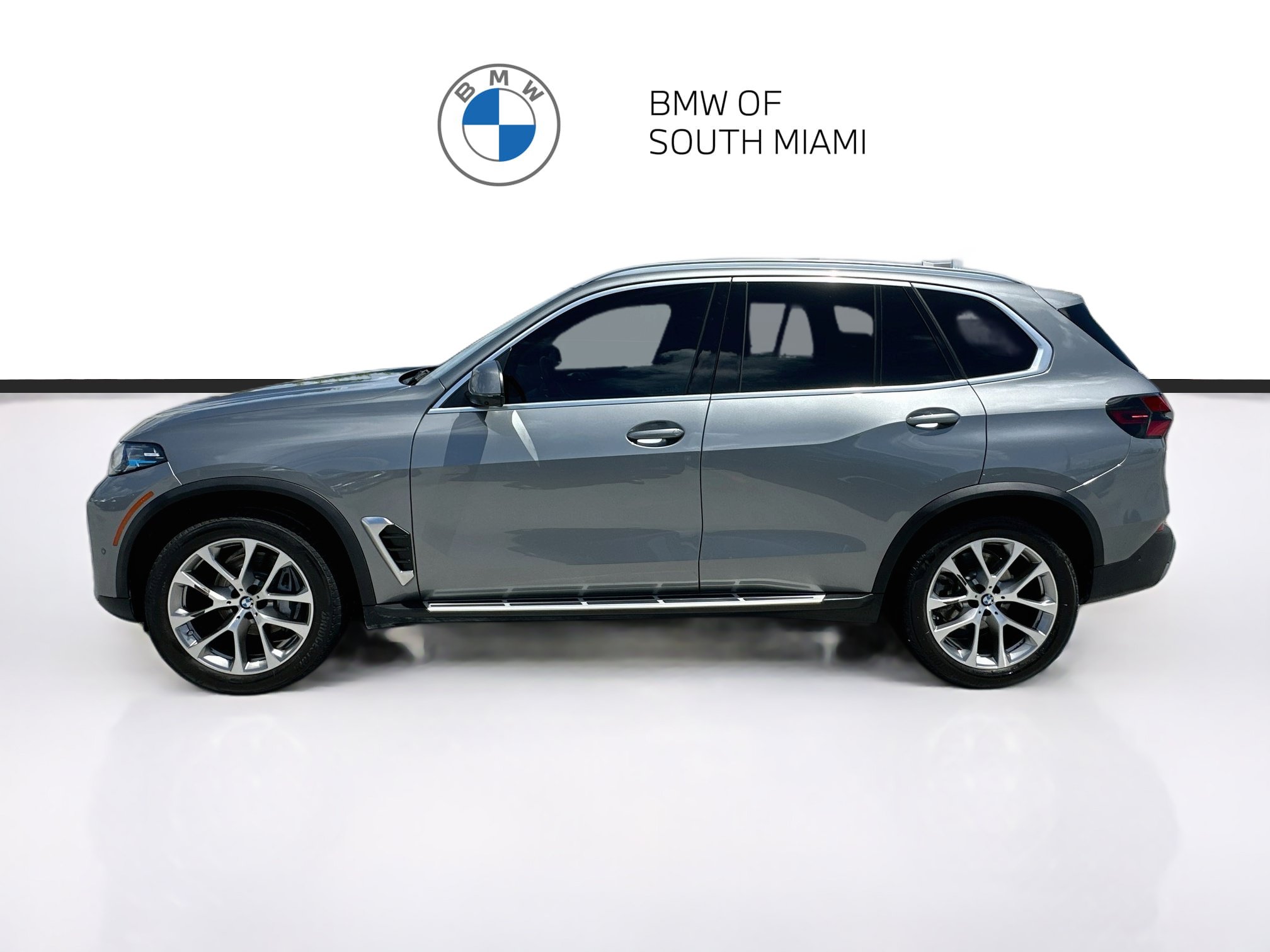 Certified 2025 BMW X5 sDrive40i w/ Climate Comfort Package RWD image 4