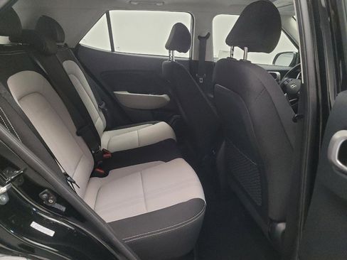 Used 2024 Hyundai Venue SEL FWD image 19