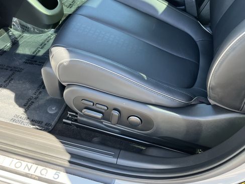 Certified 2024 Hyundai Ioniq 5 Limited image 17