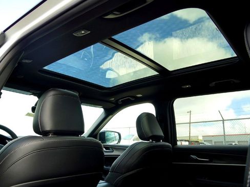 New 2025 Jeep Grand Cherokee L Limited image 27