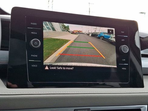 Used 2025 Volkswagen Taos SEL image 20