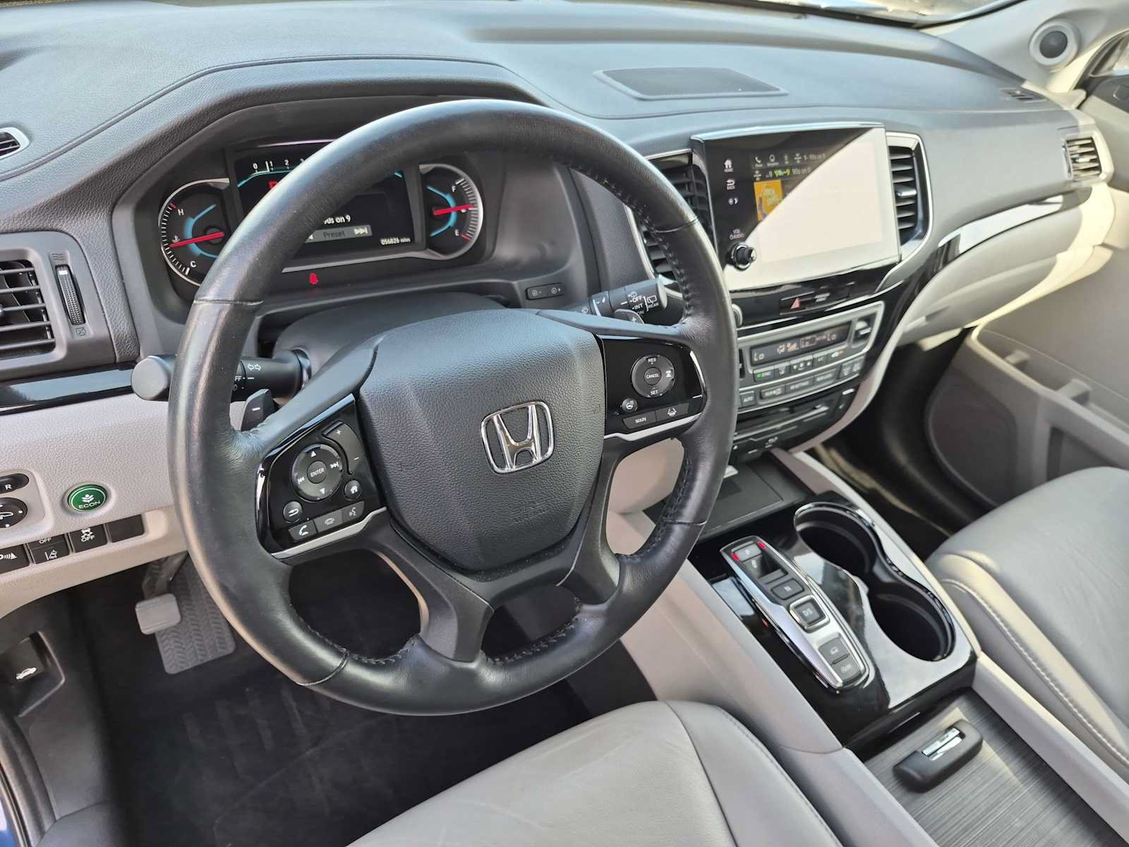 Certified 2020 Honda Pilot Touring image 2