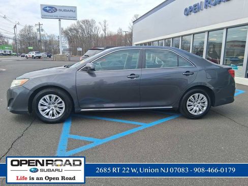 Used 2013 Toyota Camry LE image 4