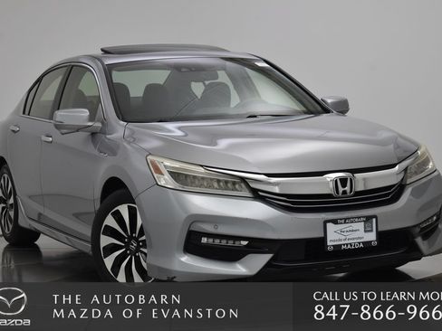Used 2017 Honda Accord Touring image 1