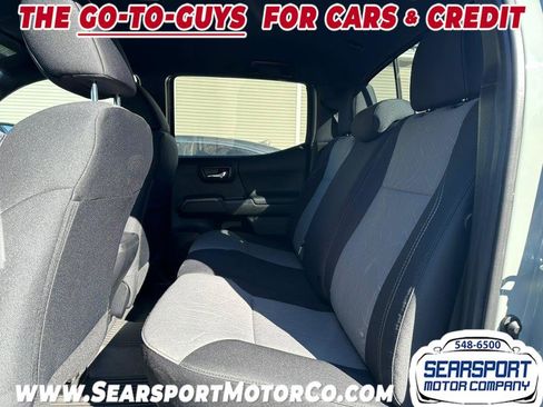 Used 2022 Toyota Tacoma TRD Off-Road image 7