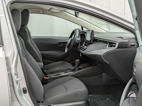 Used 2022 Toyota Corolla LE image 16