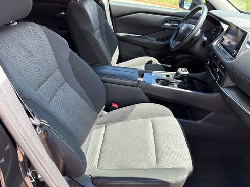 Used 2025 Nissan Rogue SV FWD image 13