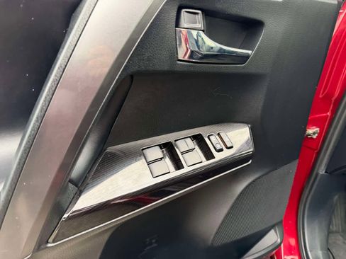 Used 2018 Toyota RAV4 SE w/ Power Extra Value Package image 17